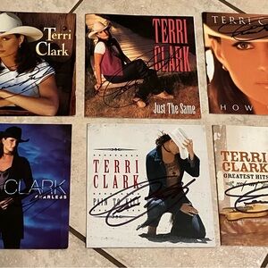 Lot of SIX autographed TERRI CLARK CD dust jackets